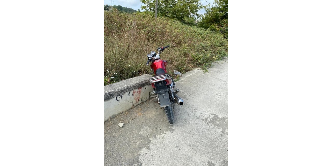 Motosiklet otomobile çarptı: 1 yaralı