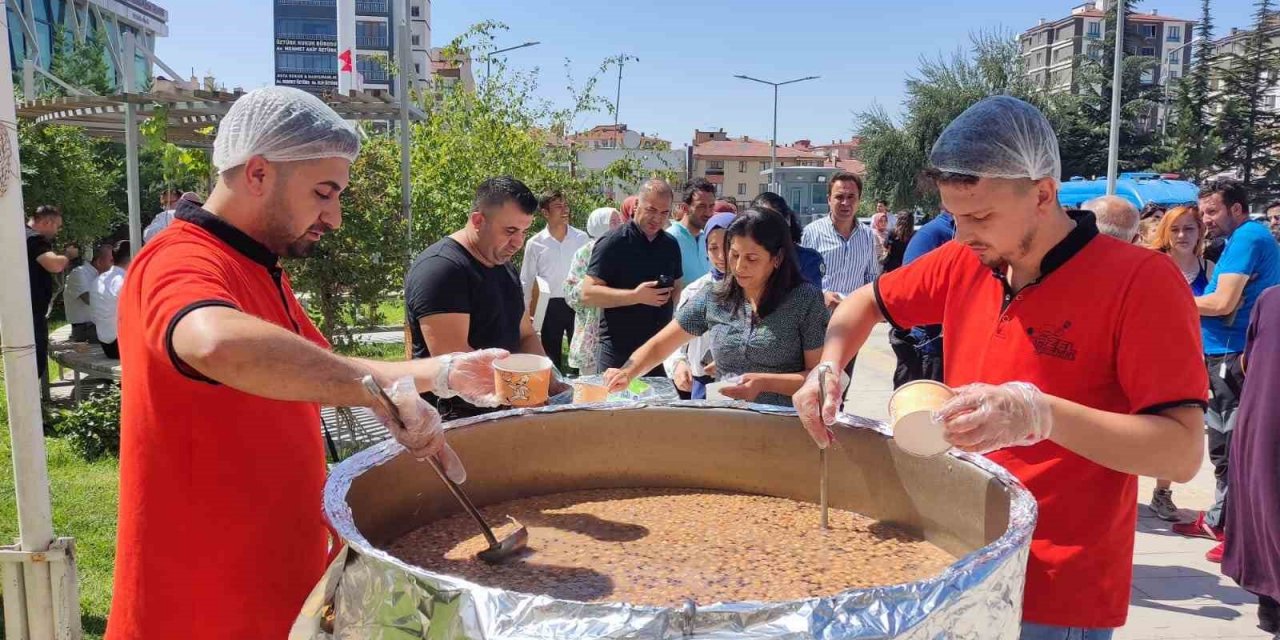 Niğde Barosu’ndan aşure ikramı
