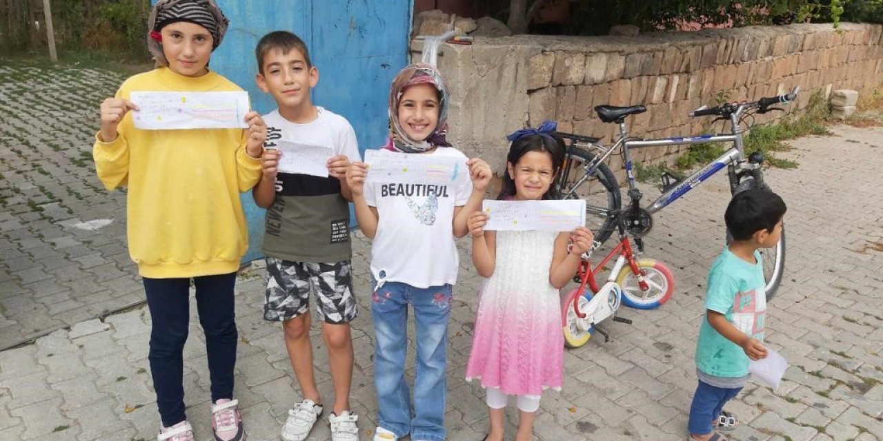 Tomarzalı Çocuklar Sokak Hayvanları İçin El İlanı Hazırladı