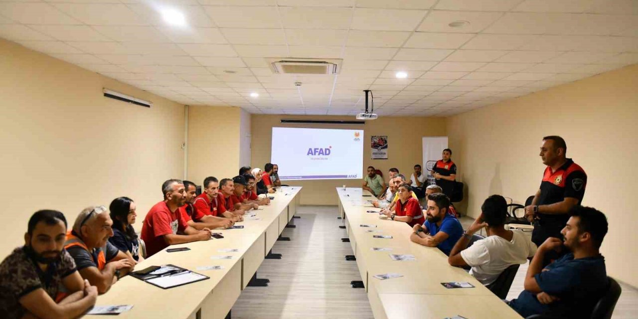 Esenyurt Belediyesi’nden vatandaşlara Afet Bilinci Eğitimi