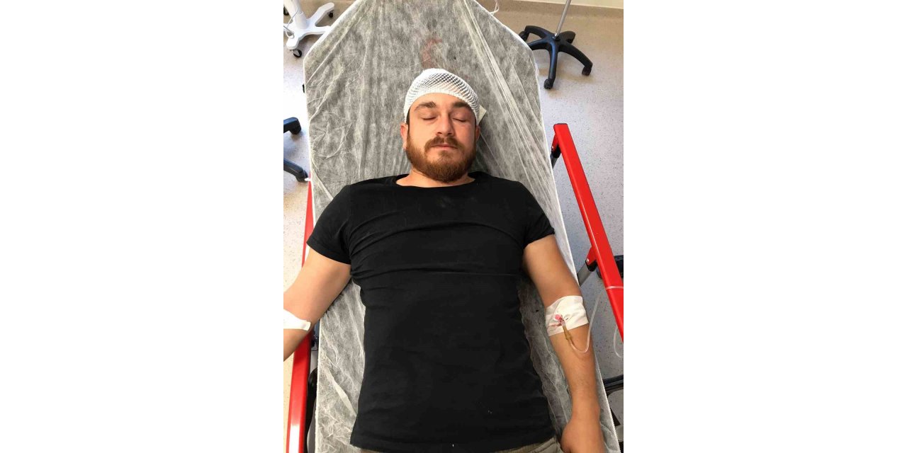 Trafikte tartıştığı sürücünün başına çekiçle vurdu