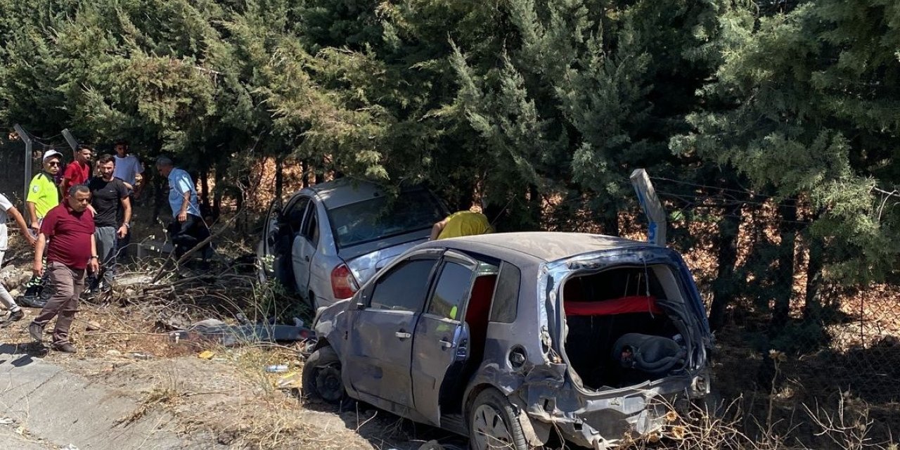 İki otomobil çarpıştı: 2 yaralı