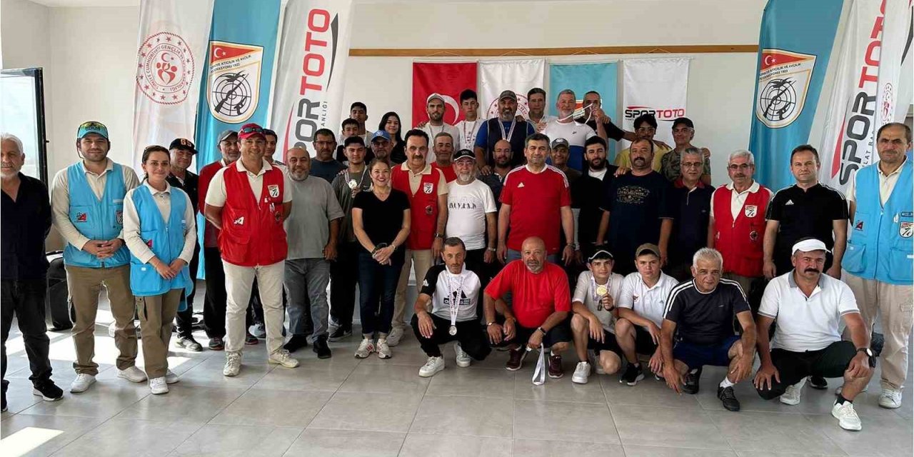 Karaman Atıcılık Takımı Konya’daki Trap 4. Bölgesel Güz Kupasından madalyalarla döndü
