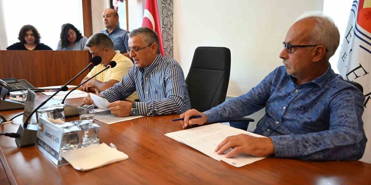 Başkan Topaloğlu: “Bu yıl öğrencilerimize 1500 lira burs desteği vereceğiz”