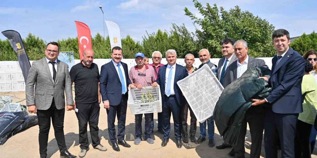 Büyükşehir’den zeytin ve incir üreticilerine destek