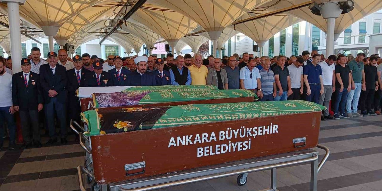 Eşinin kazara silahla öldürdüğü kadın son yolculuğuna uğurlandı