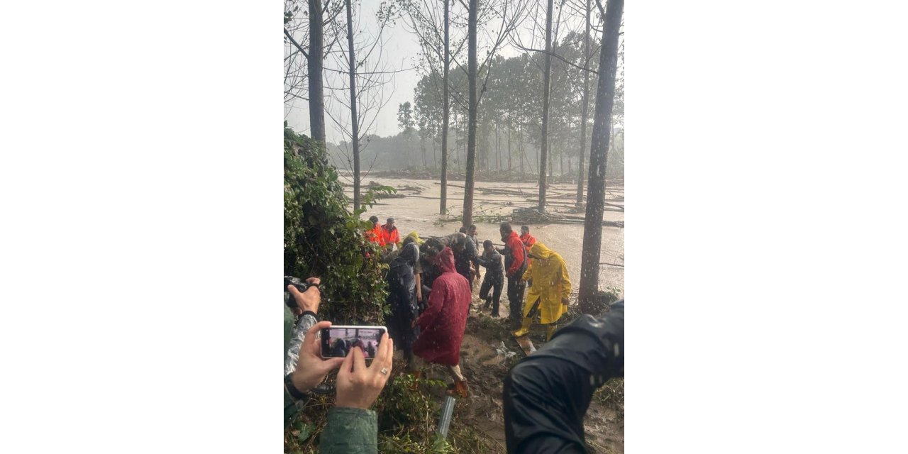 MSB: “Kırklareli’nde meydana gelen sel felaketi sonrası askeri personel ve arazi araçları görevlendirildi"