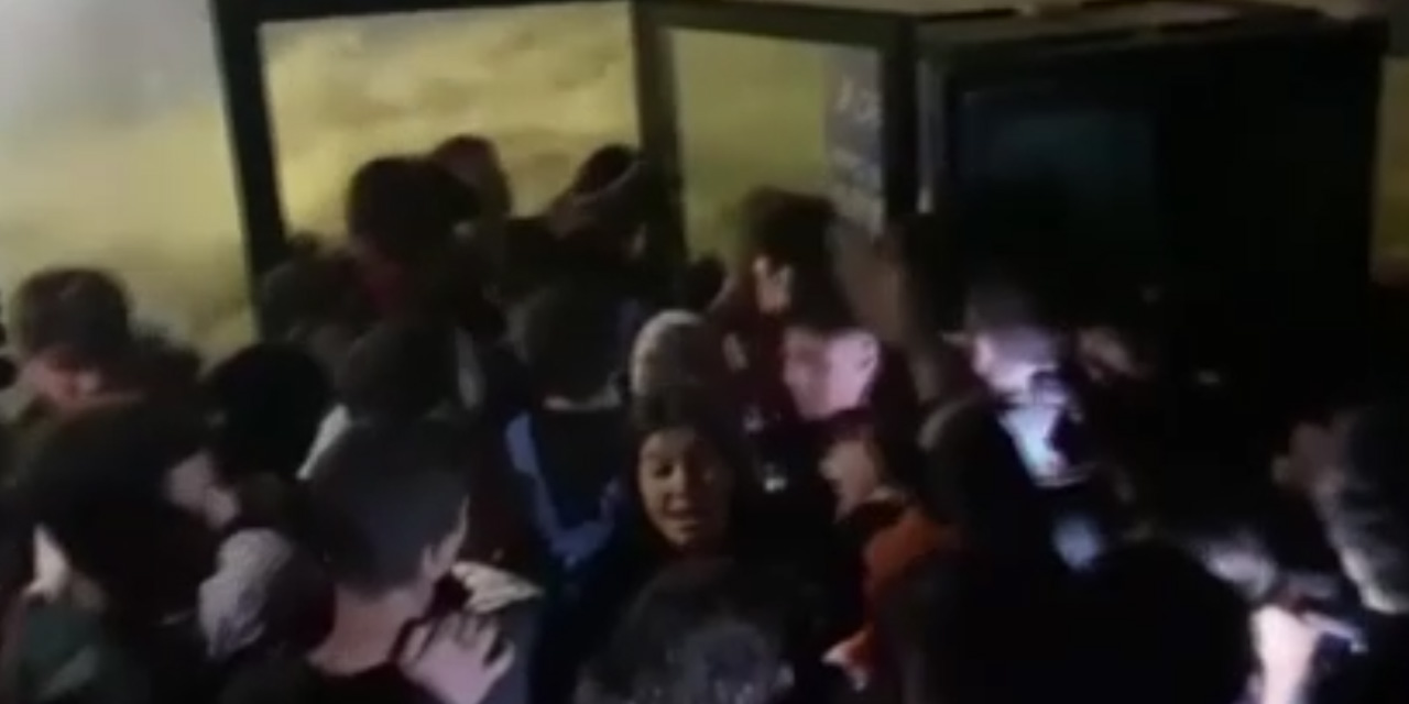 Başkan Kartoğlu, su baskını sonrası Başakşehir Millet Kütüphanesi’nde son durumu açıkladı