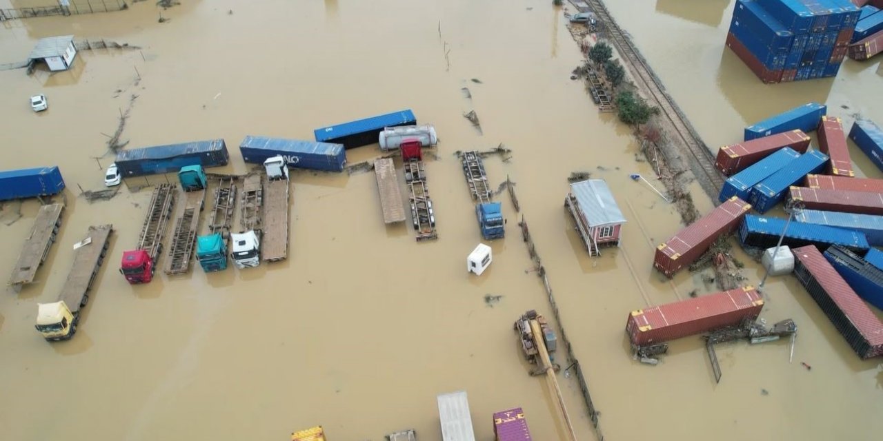 Sel sularının bastığı Halkalı Gümrüğü havadan  görüntülendi