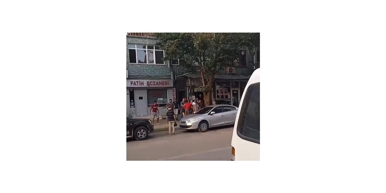 Boks maçını aratmadı... Tekme ve yumruklar havada böyle uçuştu