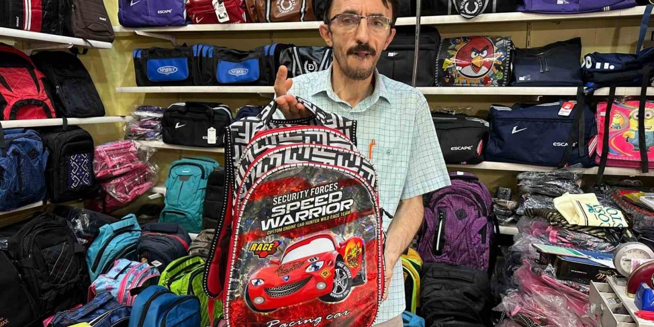 Okul çantalarının satışı hızlandı