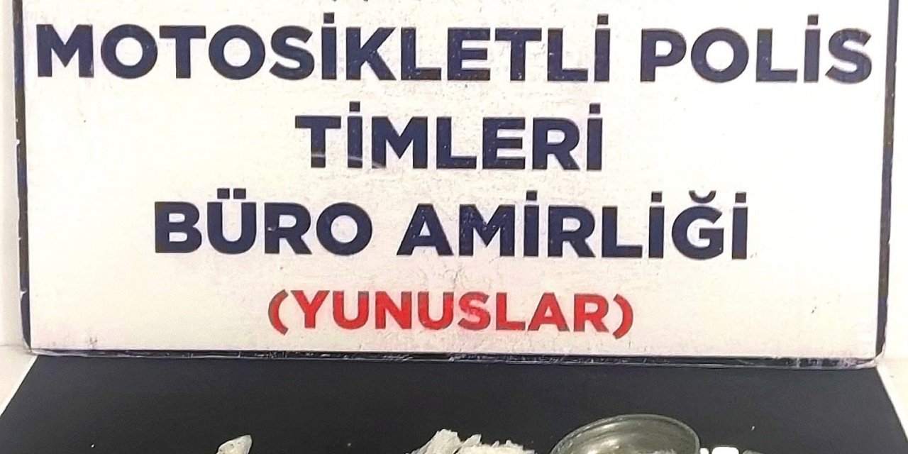 Kütahya’da motosikletteki şahısların üzerinde uyuşturucu ele geçirildi