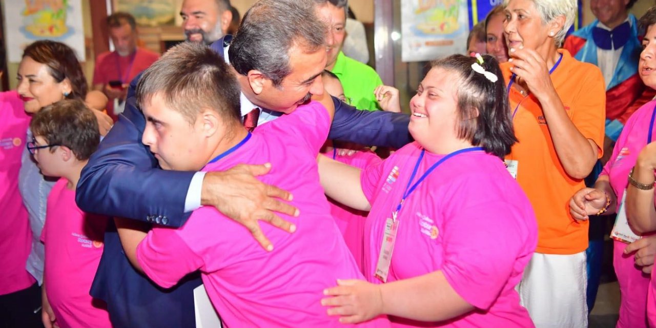 Çetin, özel çocukları yalnız bırakmadı