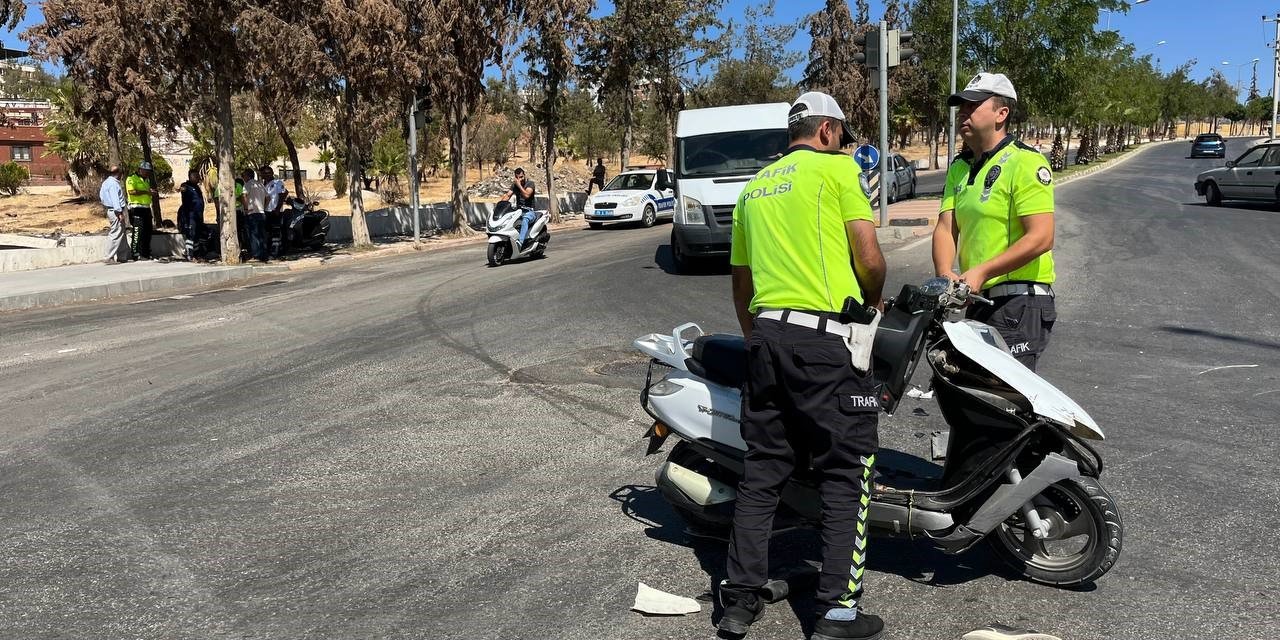 Kilis’te ambulans ile motosiklet çarpıştı:1 ağır yaralı