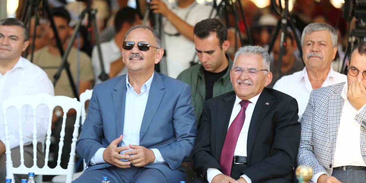 Bakan Özhaseki’den Büyükkılıç’a: "Hizmetlerini maşallah konuşturuyor"