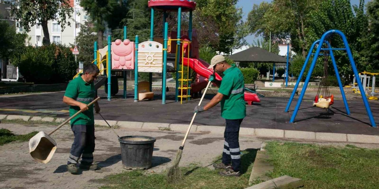 Efeler Belediyesi temizlik çalışmalarını sürdürüyor