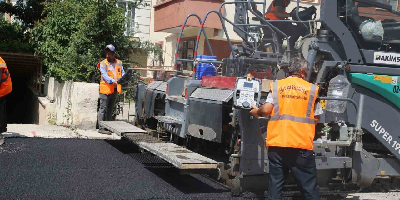 Gölbaşı Belediyesi 54 mahalleye yeni yollar kazandırdı