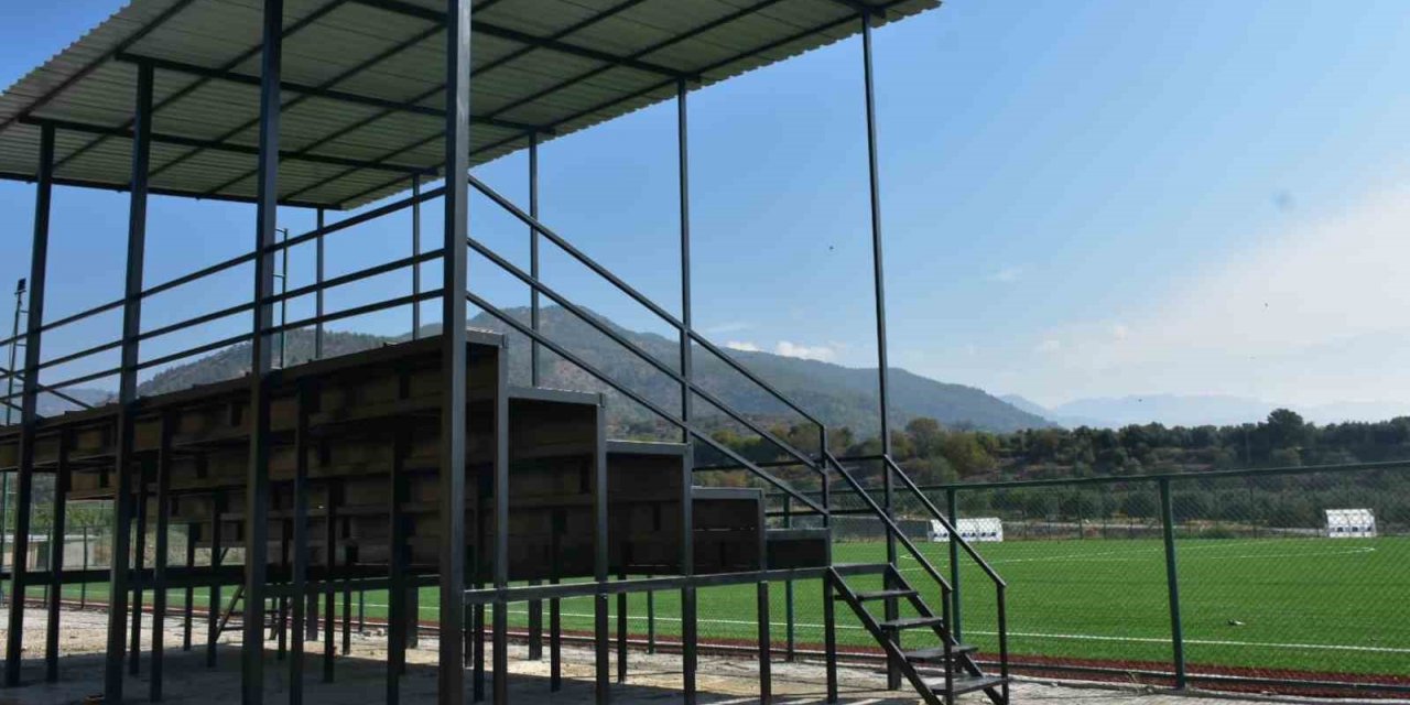 Buharkent’in yeni tribünleri hazır