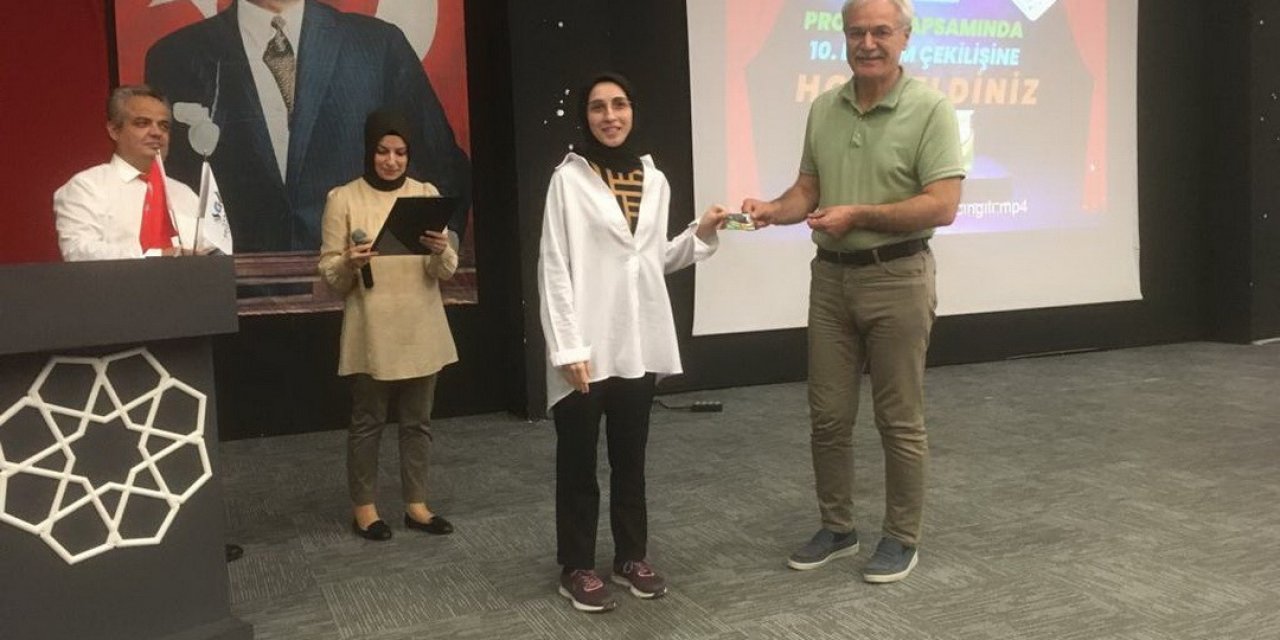 Atıkları getirip harçlıkları aldılar