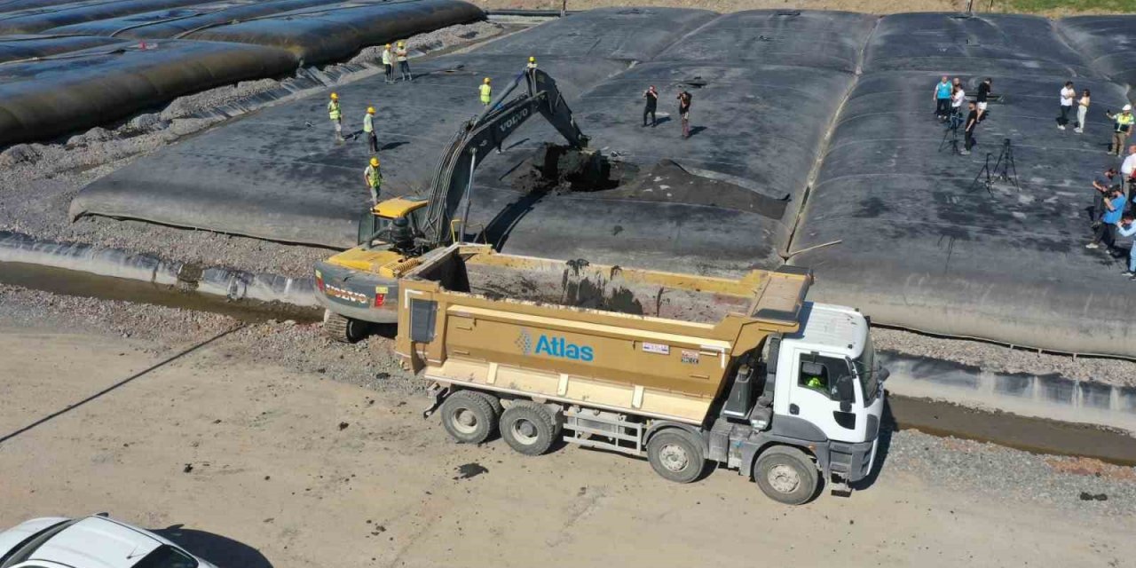 Büyükşehir’e dip çamuru ödülü