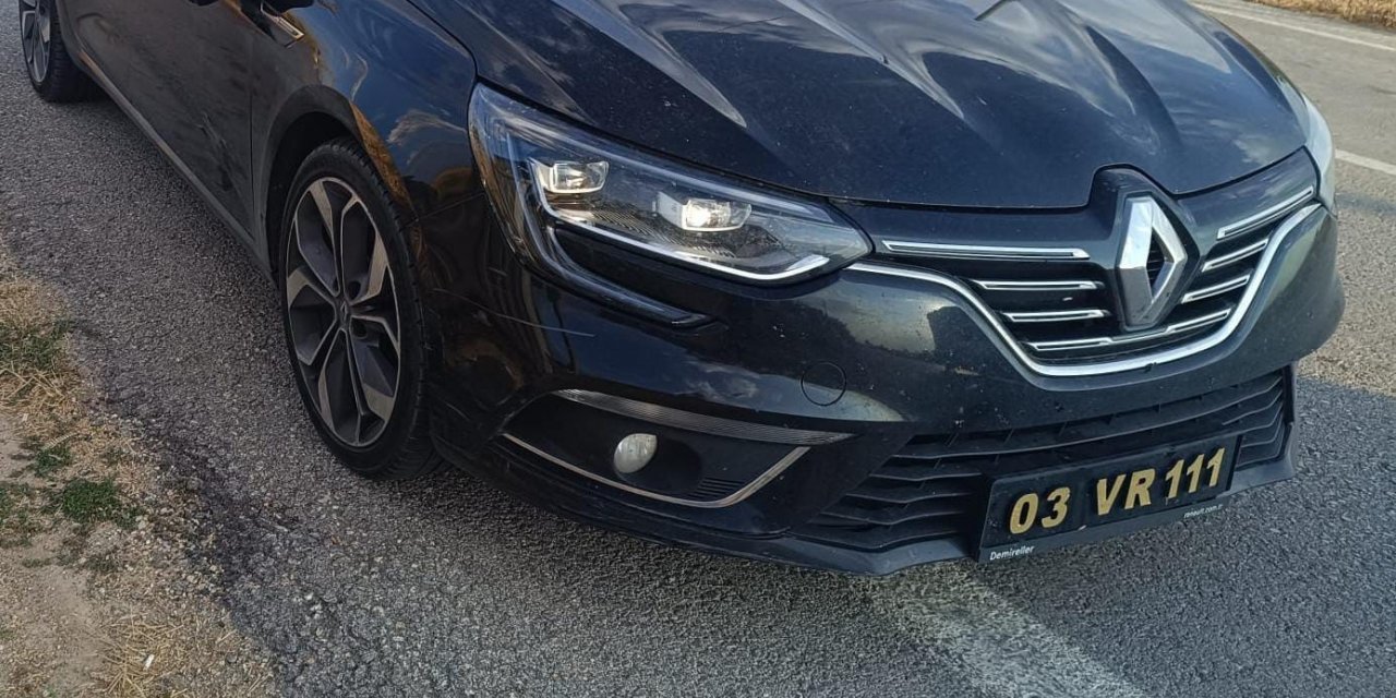 Belediye başkanının kullandığı otomobilin çarptığı motosiklet sürücü yaralandı