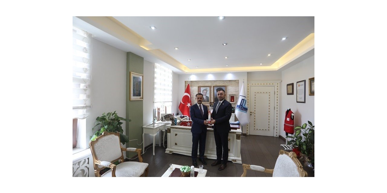 Biga Belediye Başkanı Bülent Erdoğan, Vali Aktaş’ı 18 Eylül Biga’nın Kurtuluş Günü etkinliklerine davet etti