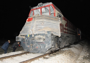 Konya'da tren çekiciye çarptı: 10 yaralı