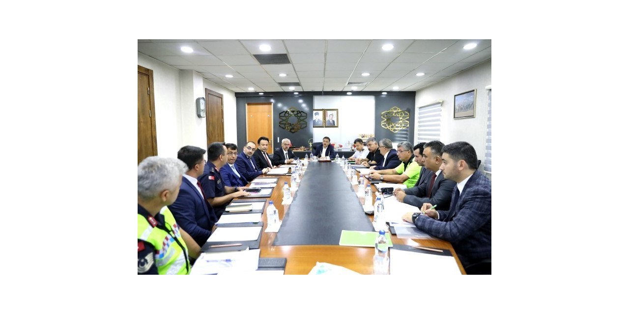 Okul Güvenliği Toplantısı, Vali Çiçek başkanlığında yapıldı