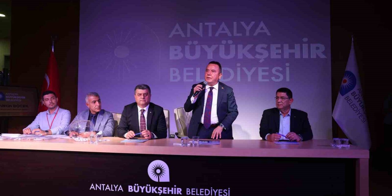 Yeni kurulan duraklarda hizmet verecek 335 taksi için kura çekimi yapıldı