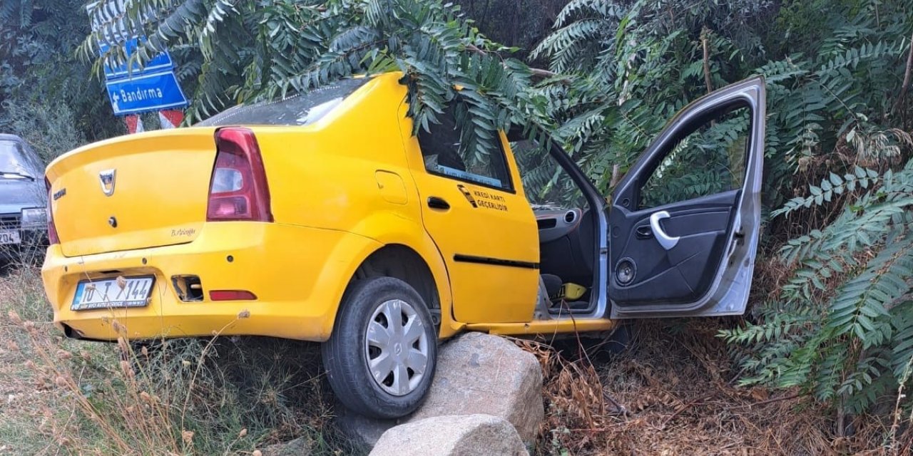 Erdek’te trafik kazasında 2 kişi yaralandı