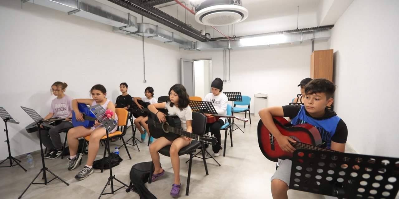 Pamukkaleli gençler, yaz kurslarına yoğun ilgi gösterdi