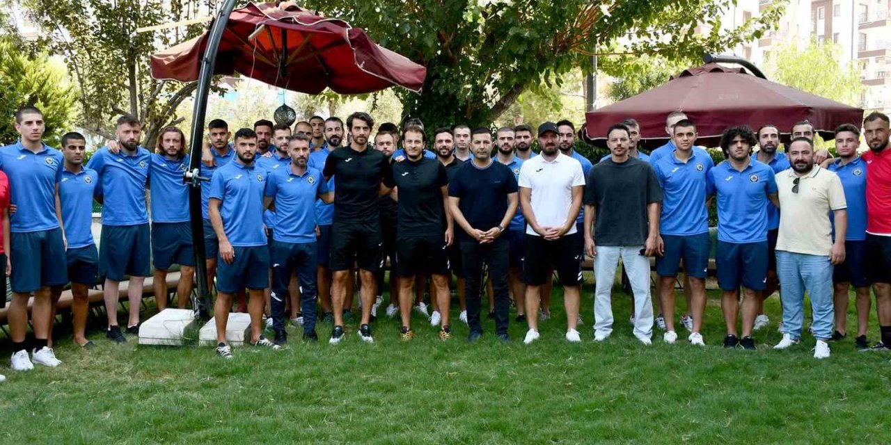 Başkan Günel: “Gençlerimizin geleceği için Kuşadasıspor’a sahip çıkalım”