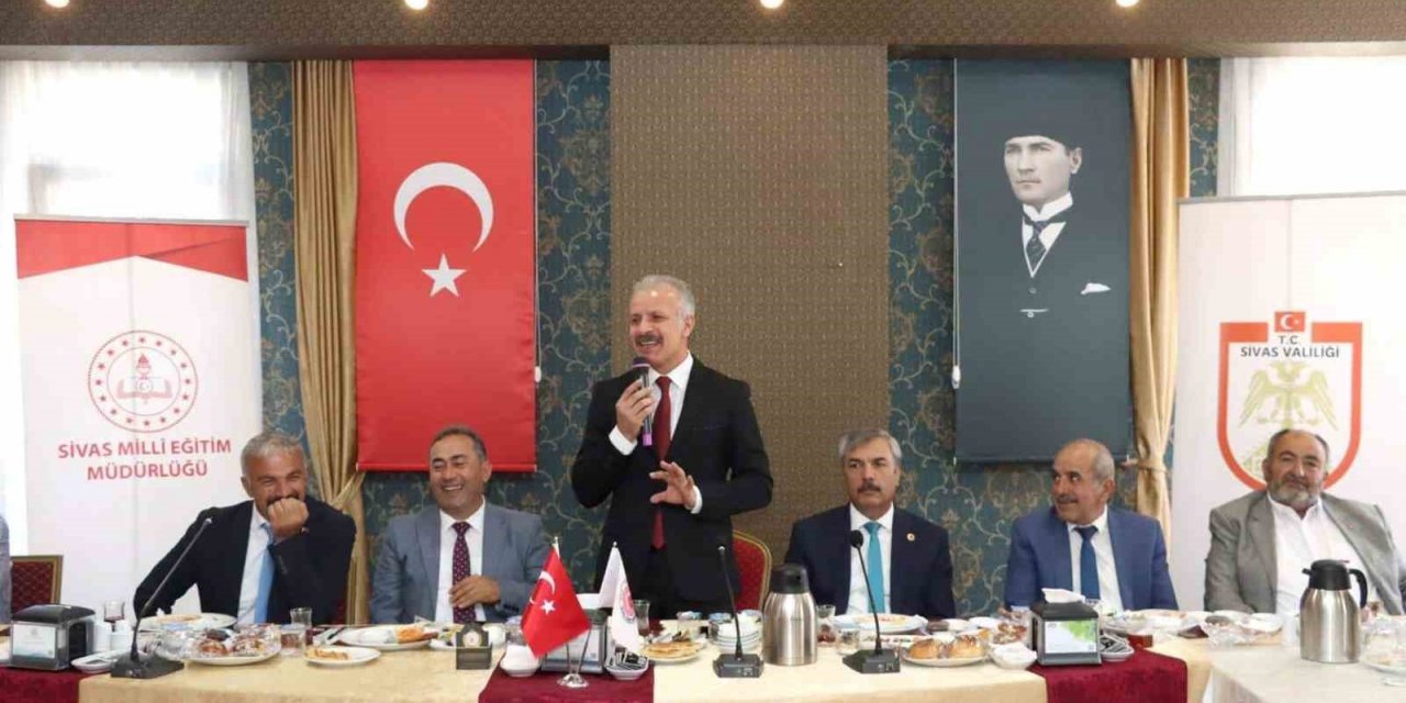 Yener, muhtarlarla buluştu