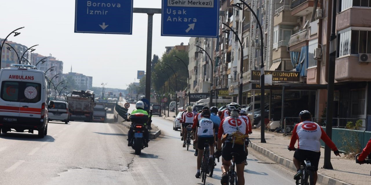 Turgutlu’da mola verip, Atatürk’ü andılar