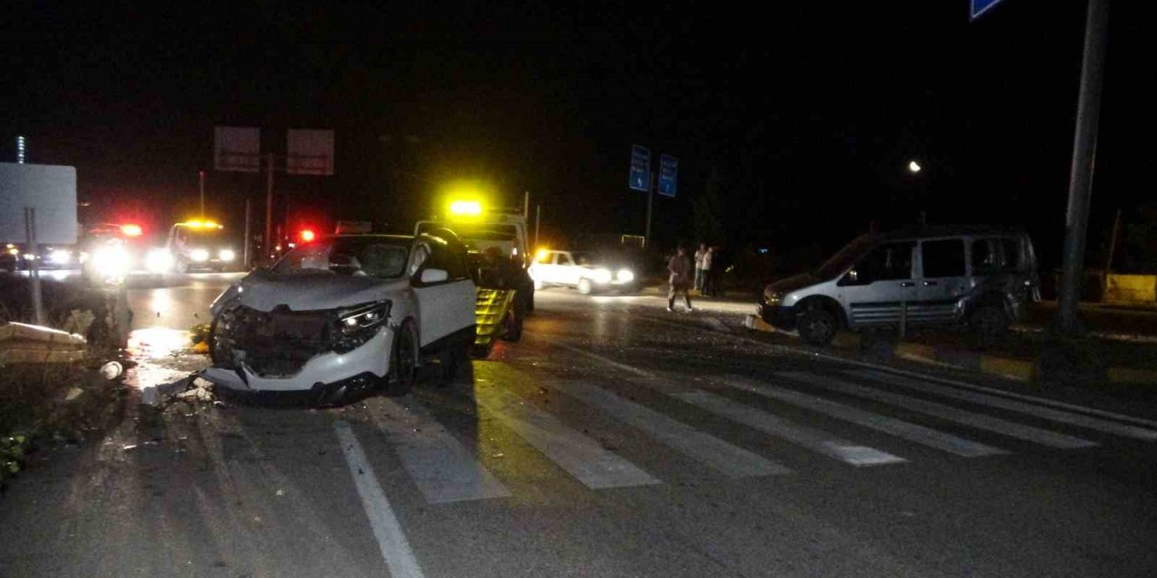 Kastamonu’da cip ile hafif ticari araç çarpıştı: 4 yaralı