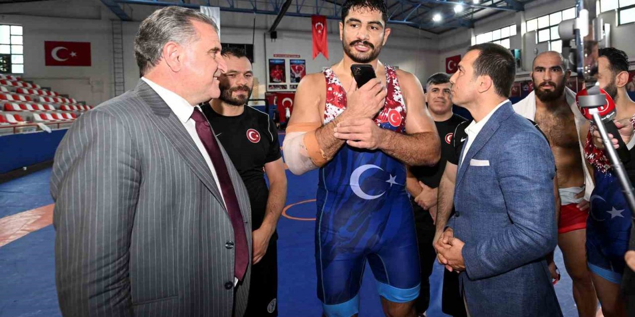 Cumhurbaşkanı Erdoğan, Bakan Bak’ın telefonundan Taha Akgül ile görüştü