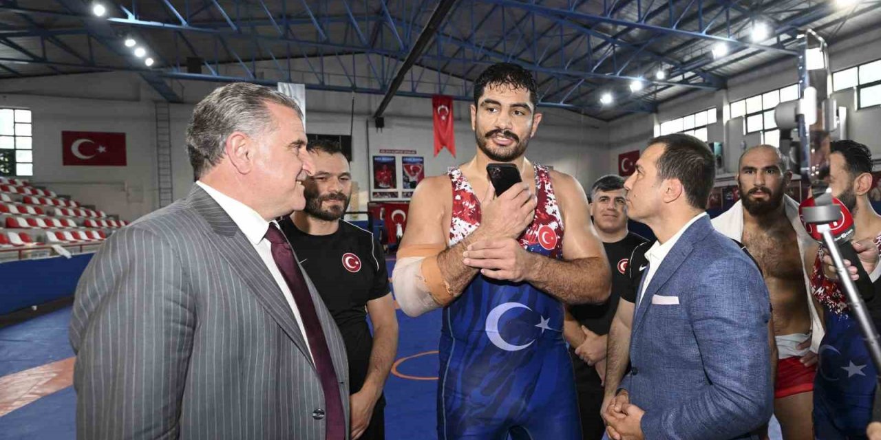 Cumhurbaşkanı Erdoğan, Bakan Bak’ın telefonundan Taha Akgül ile görüştü