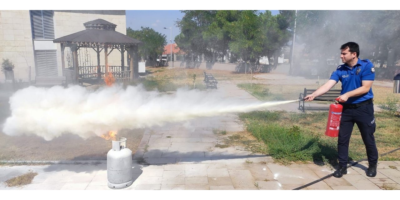 Baklan’da emniyet personeline yangın söndürme eğitimi verildi