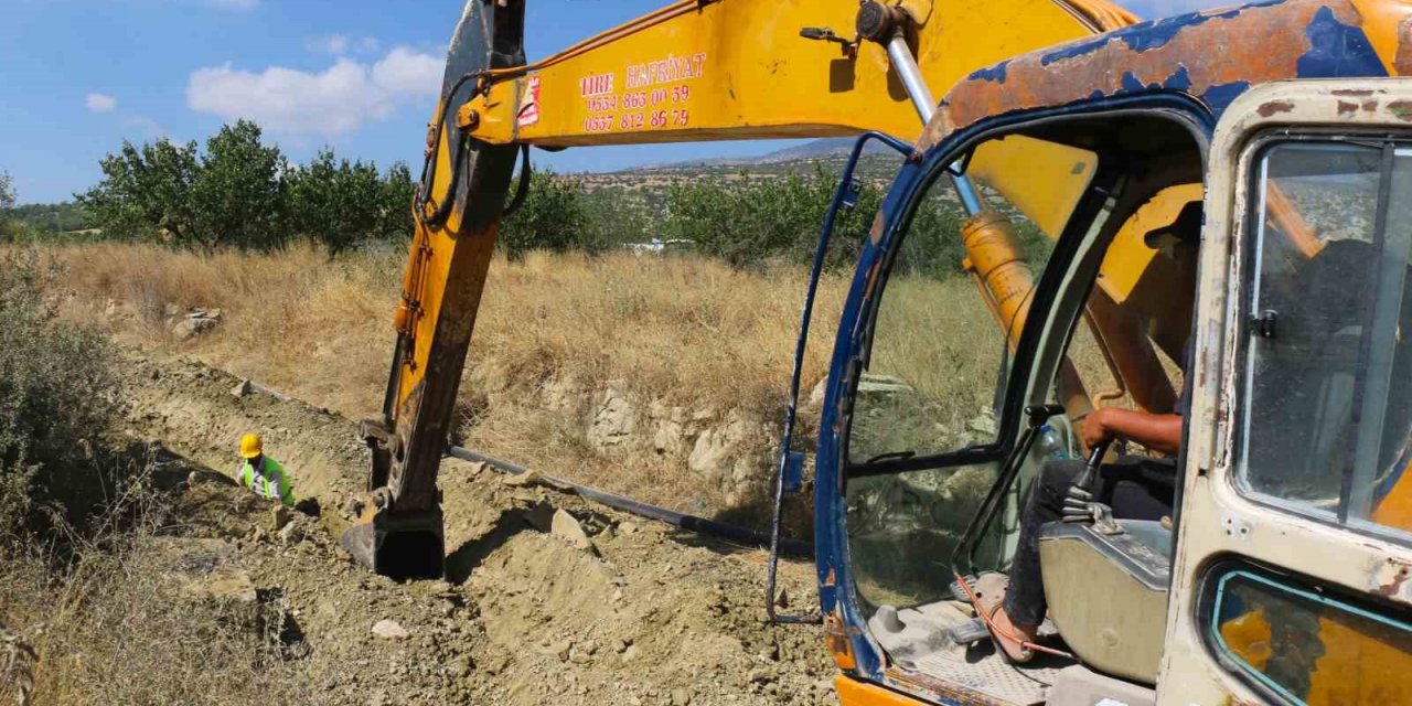 ASAT, Yelten mahallesinde eskiyen içme suyu boruları yeniliyor