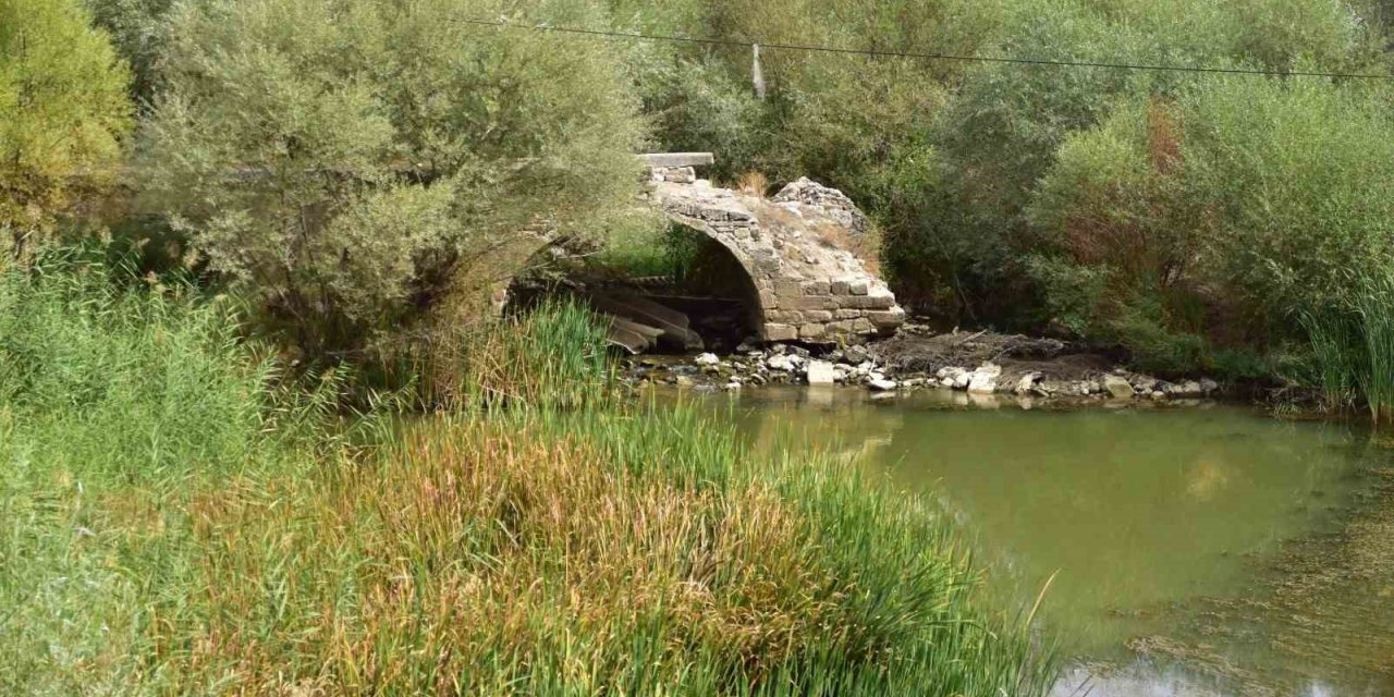 Kanuni’yi Rodos seferine götüren tarihi köprü yok oluyor