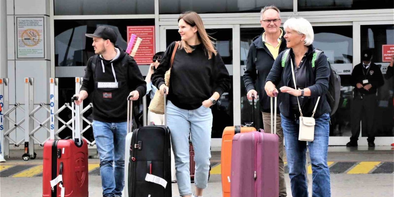 Antalya’ya gelen ziyaretçi sayısı 11 milyonu geçti