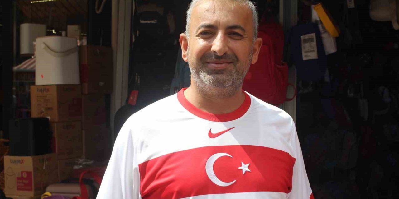 Eskişehirli esnaf milli takımın Ermenistan’ı yeneceğine inanıyor