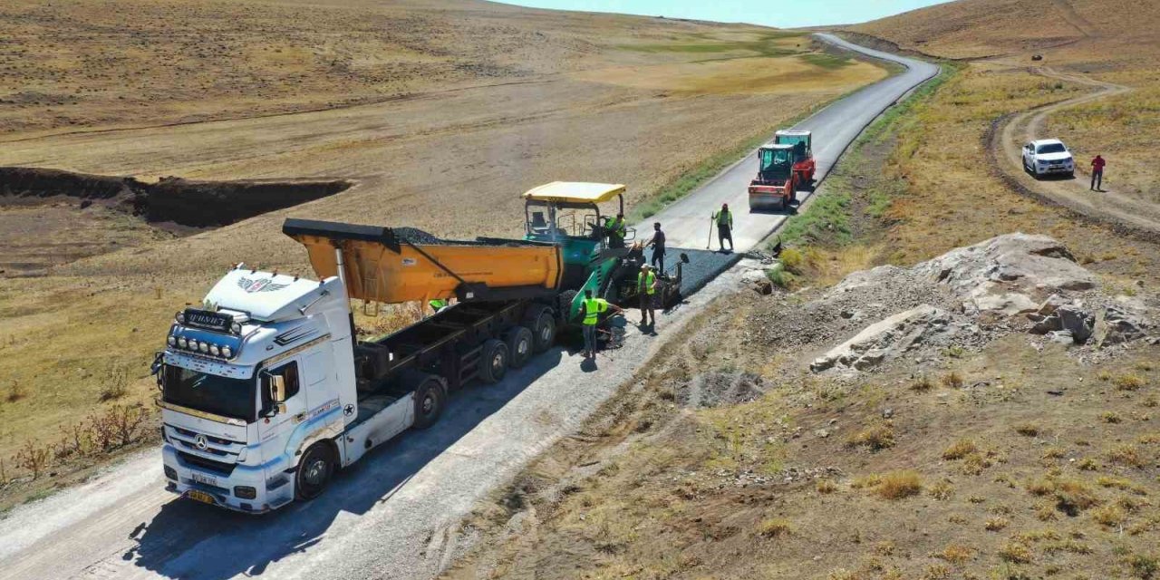 Van Büyükşehir Belediyesinden asfalt çalışması