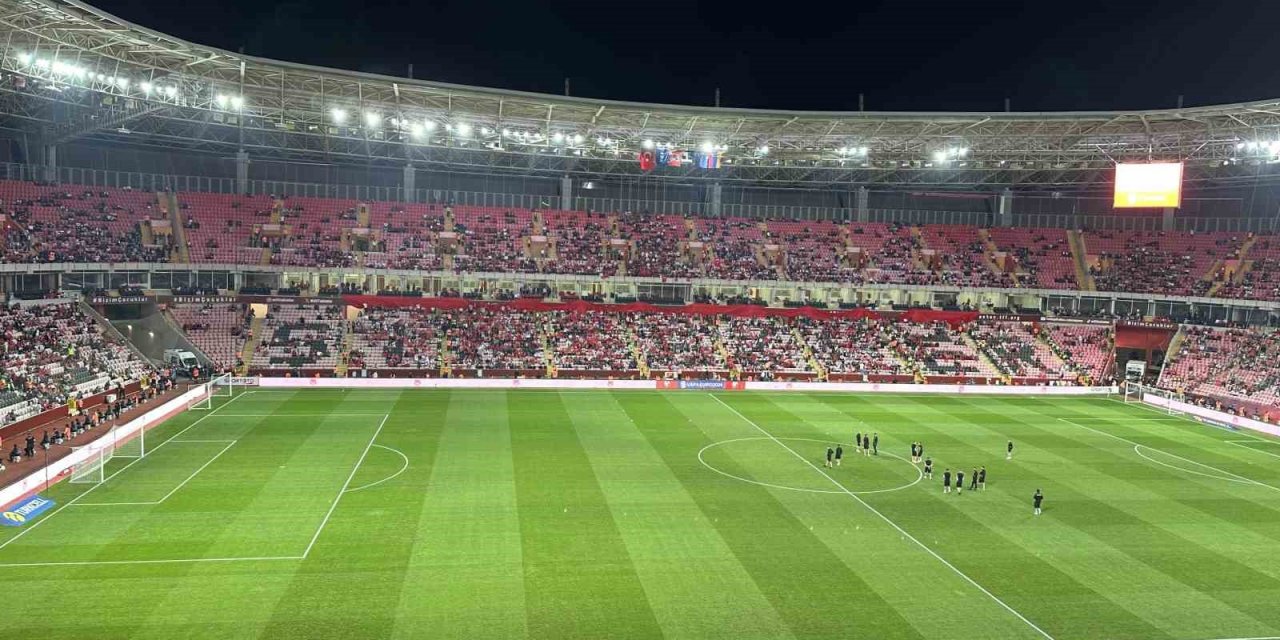 Eskişehirli futbolseverler, Türkiye-Ermenistan maçına hazır