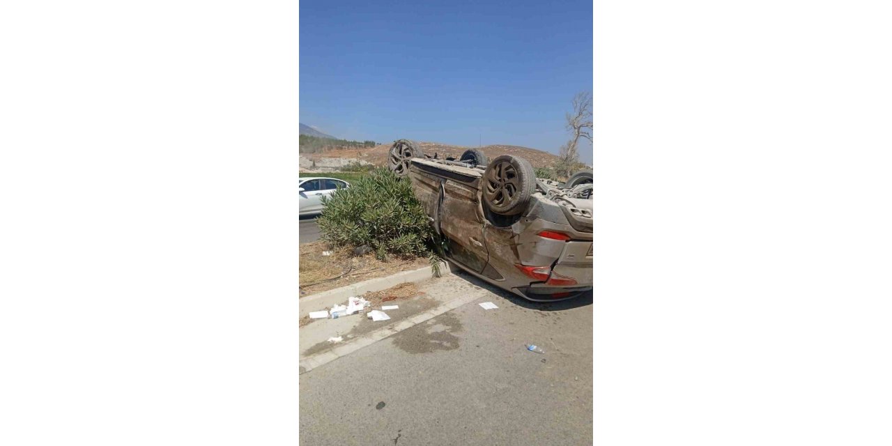 Hatay’da traktör ile otomobil çarpıştı: 2 yaralı