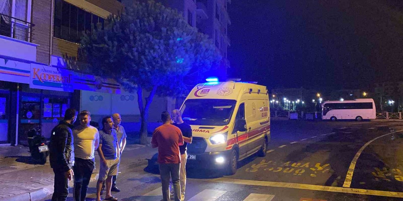 Alkollü sürücü park halindeki araca çarptı
