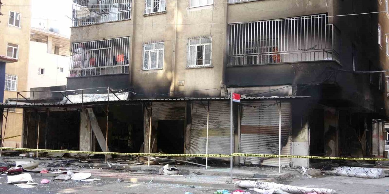 Diyarbakır’da tekstil dükkanında patlama: 25 kişi dumandan etkilendi