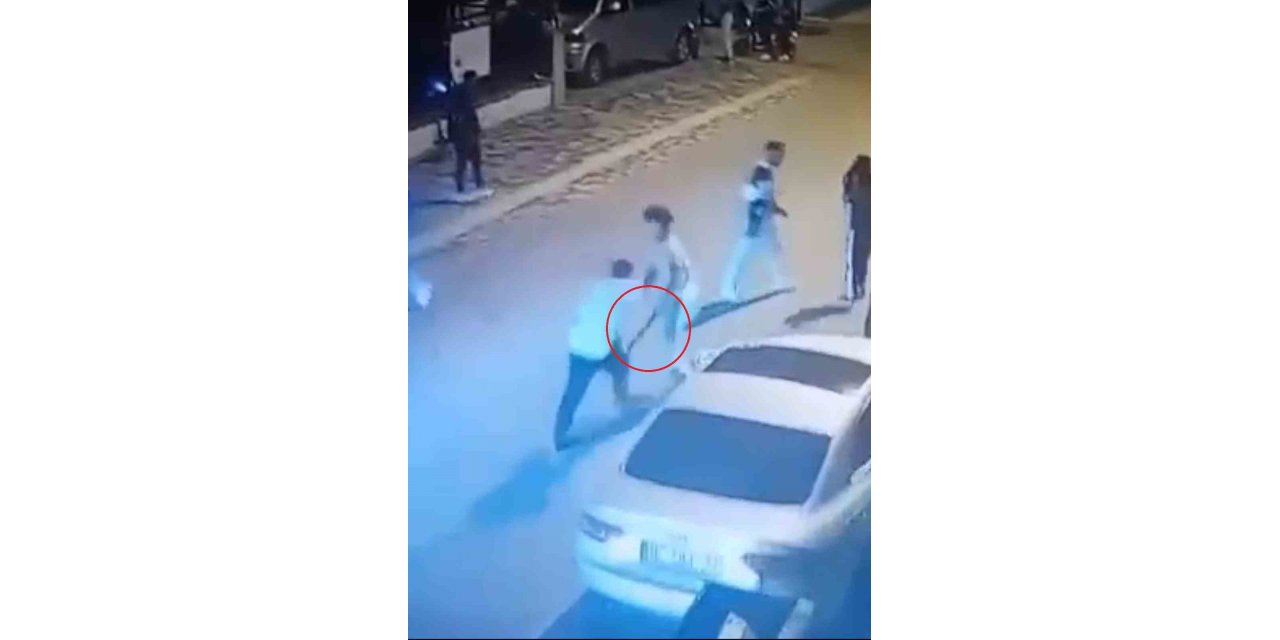 Bursa’da satır ve bıçaklar konuştu...Kavga anı kamerada