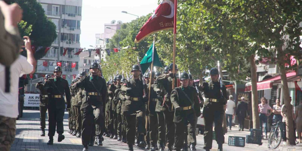 Edremit 101. kurtuluş yılını törenlerle kutladı