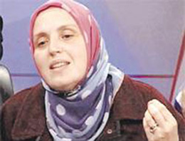 Türbanlı yazar halk sillesiyle uyardı